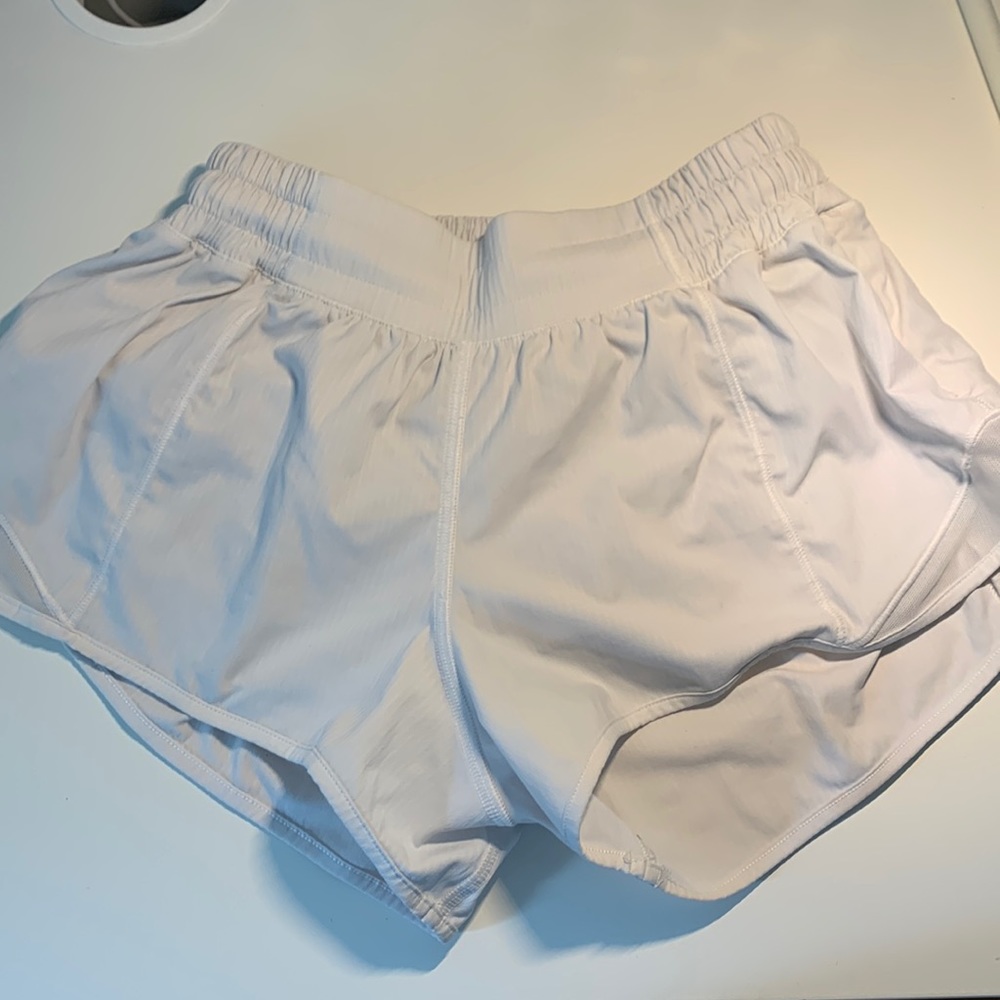 White lululemon hotty hot shorts in size4